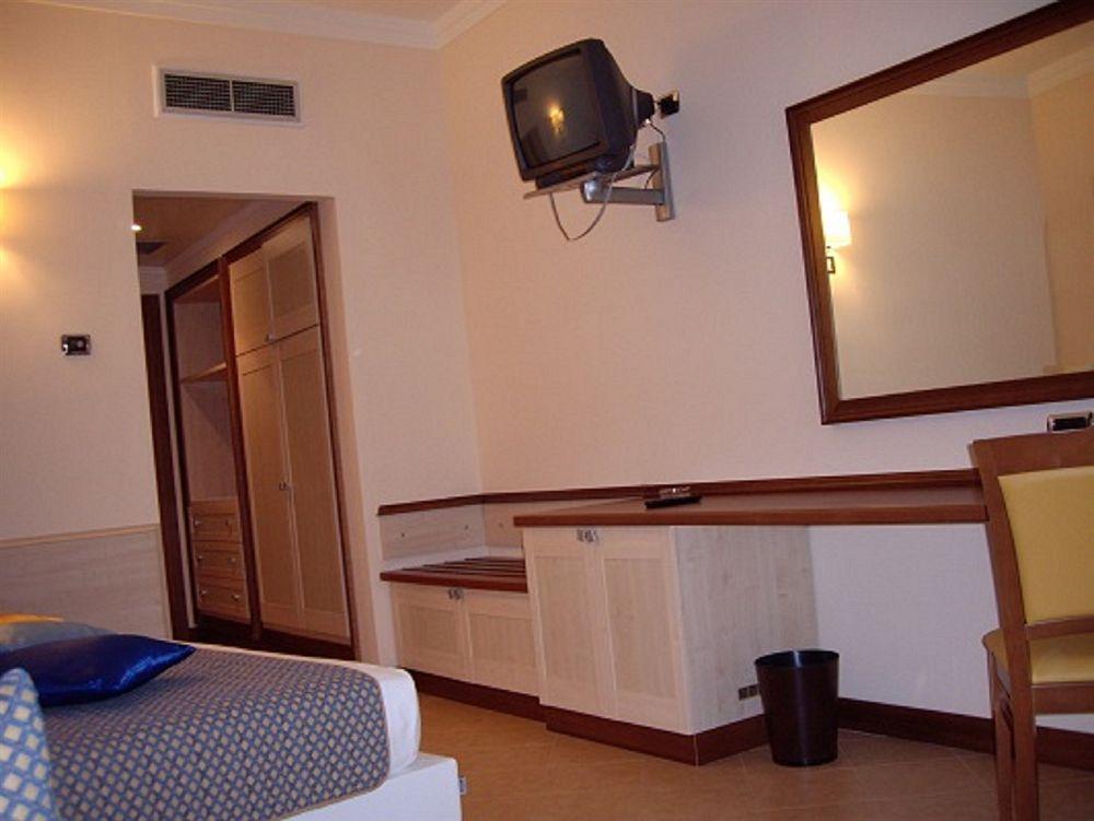 Hotel Resort Lido Degli Aranci Vibo Valentia Exterior photo