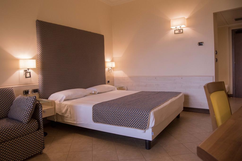 Hotel Resort Lido Degli Aranci Vibo Valentia Exterior photo