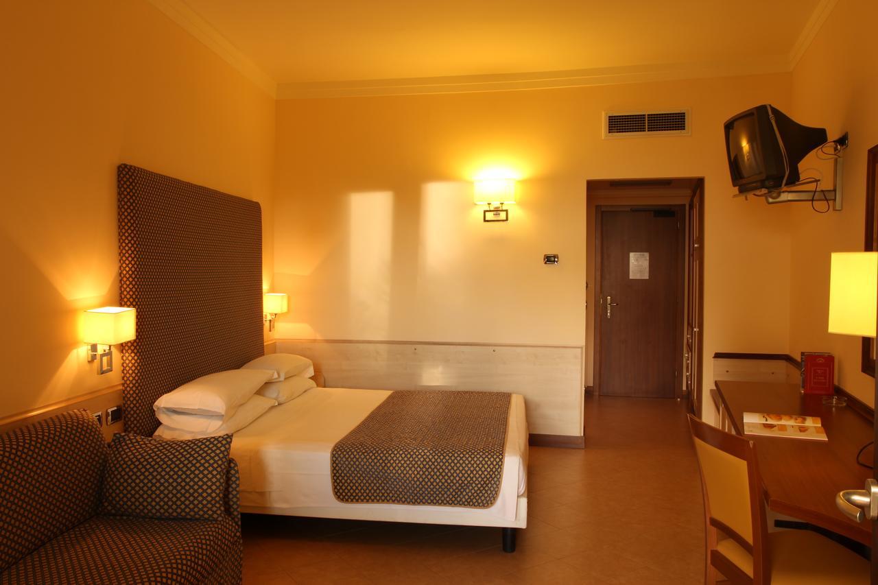 Hotel Resort Lido Degli Aranci Vibo Valentia Exterior photo